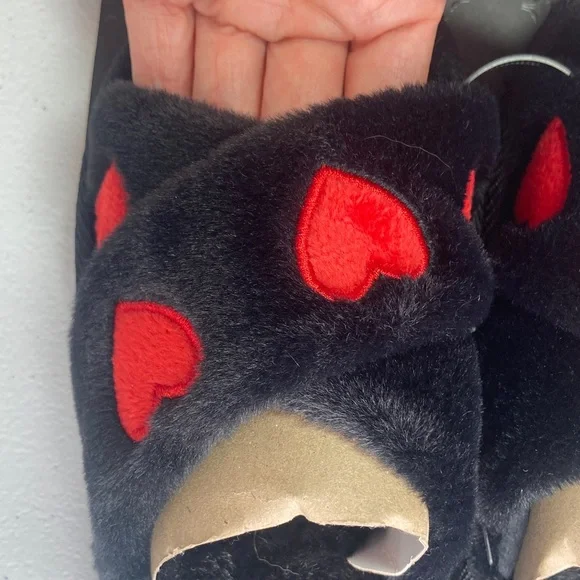 Nanette Lepore Black X band slipper with Red Heart Design pattern M 8 - Picture 5 of 14